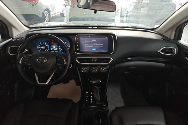 Used GAC Trumpchi GS4 2018 235T Automatic Two-Wheel Drive Luxury Smart Connectivity Version Center Console