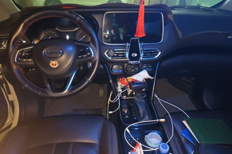 Used GAC Trumpchi GS4 2018 235T Automatic Two-Wheel Drive Luxury Smart Connectivity Version Center Console