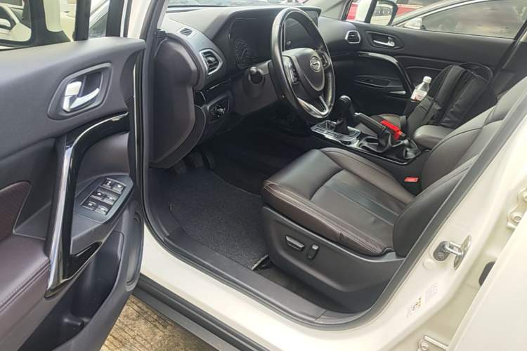 Used GAC Trumpchi GS4 2018 235T Manual Two-Wheel Drive Luxury Edition Driver Seat