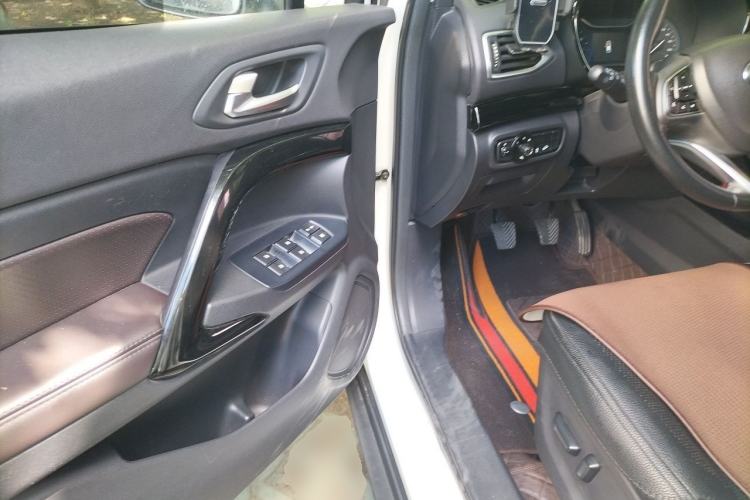 Used GAC Trumpchi GS4 2018 235T Manual Two-Wheel Drive Luxury Edition Driver Seat