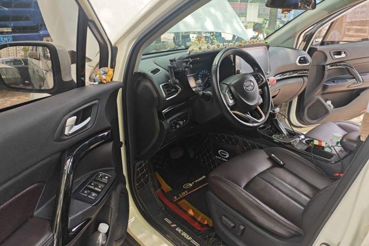 Used GAC Trumpchi GS4 2018 235T Automatic Two-Wheel Drive Luxury Smart Connectivity Version Driver Seat