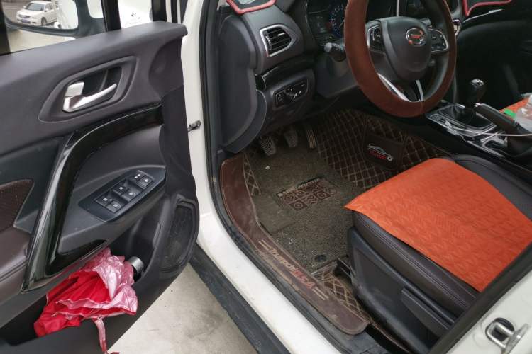 Used GAC Trumpchi GS4 2018 200T Manual Two-Wheel Drive Elite Edition Driver Seat