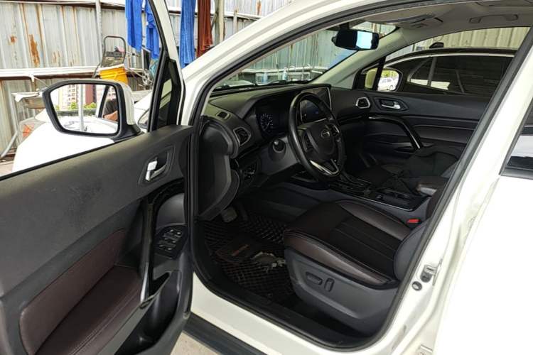 Used GAC Trumpchi GS4 2018 235T Automatic Two-Wheel Drive Luxury Smart Connectivity Version Driver Seat
