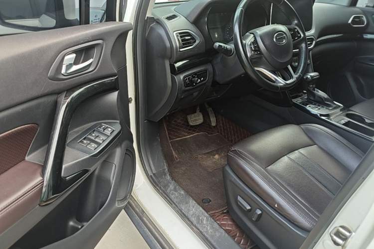 Used GAC Trumpchi GS4 2018 235T Automatic Two-Wheel Drive Luxury Smart Connectivity Version Driver Seat
