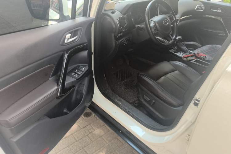 Used GAC Trumpchi GS4 2018 235T Automatic Two-Wheel Drive Luxury Smart Connectivity Version Driver Seat