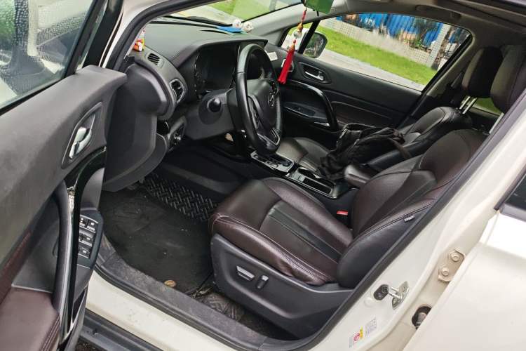 Used GAC Trumpchi GS4 2018 235T Automatic Two-Wheel Drive Luxury Smart Connectivity Version Driver Seat