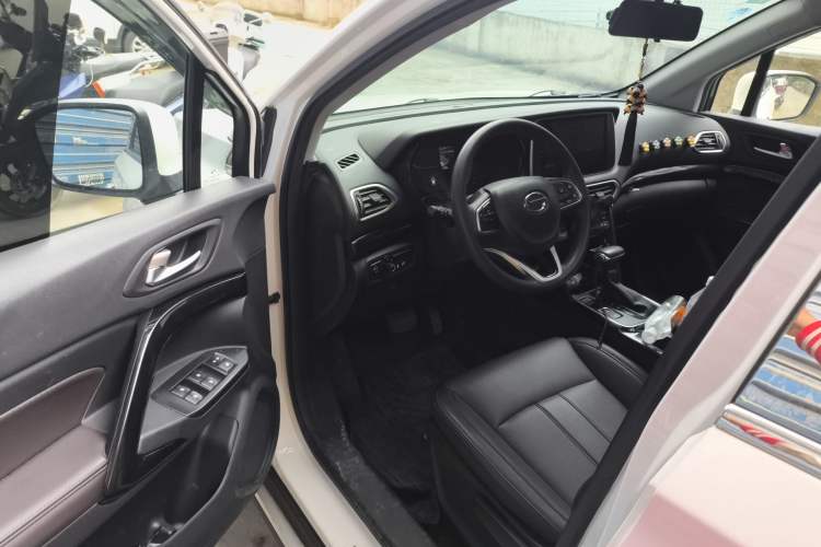 Used GAC Trumpchi GS4 2018 235T Automatic Two-Wheel Drive Elite Millionth Anniversary Edition Driver Seat