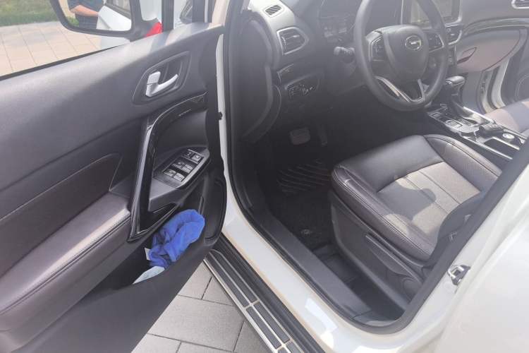 Used GAC Trumpchi GS4 2018 235T Automatic Two-Wheel Drive Elite Millionth Anniversary Edition Driver Seat