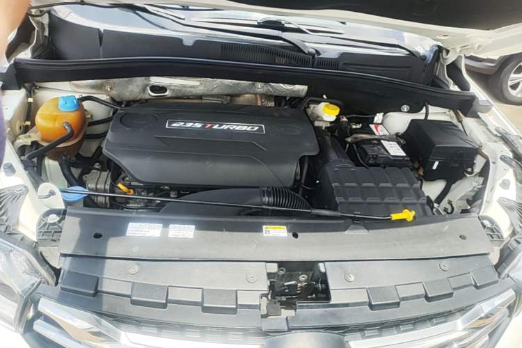 Used GAC Trumpchi GS4 2018 235T Manual Two-Wheel Drive Luxury Edition Engine Bay