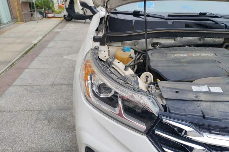 Used GAC Trumpchi GS4 2018 235T Automatic Two-Wheel Drive Elite Edition Engine Bay Right
