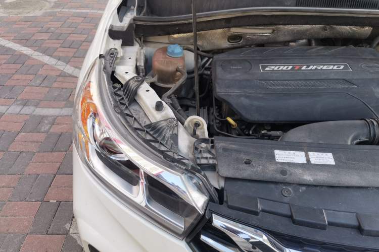 Used GAC Trumpchi GS4 2018 235T G-DCT Two-Wheel Drive Elite Edition Engine Bay Right