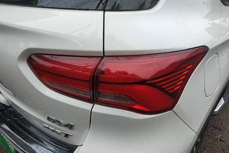 Used GAC Trumpchi GS4 2018 235T Automatic Two-Wheel Drive Elite Edition Exterior 3