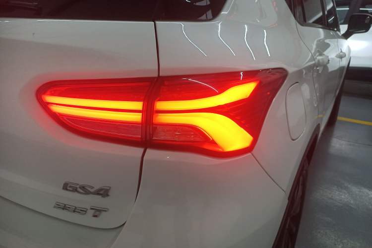 Used GAC Trumpchi GS4 2018 235T Automatic Two-Wheel Drive Elite Millionth Anniversary Edition Exterior 3