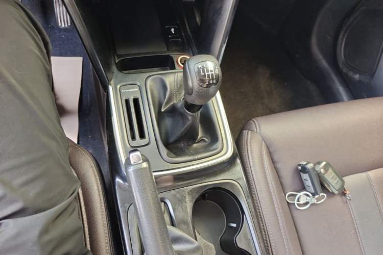 Used GAC Trumpchi GS4 2018 235T Manual Two-Wheel Drive Elite Edition Gear Lever