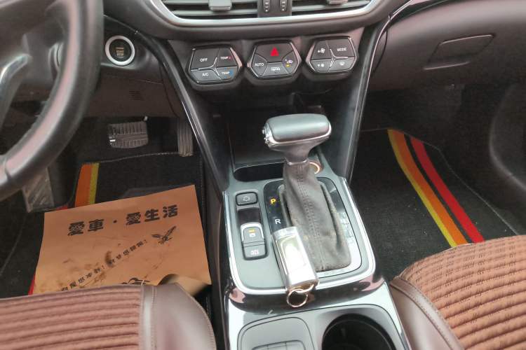Used GAC Trumpchi GS4 2018 235T Automatic Two-Wheel Drive Luxury Smart Connectivity Version Gear Lever