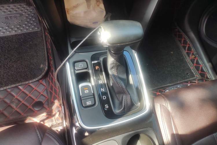 Used GAC Trumpchi GS4 2018 235T Automatic Two-Wheel Drive Elite Millionth Anniversary Edition Gear Lever