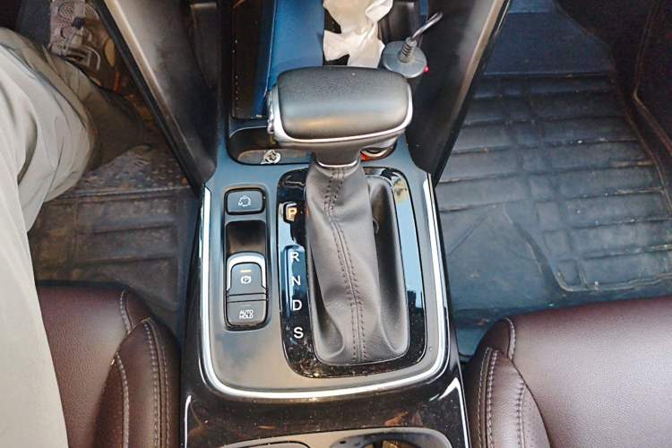 Used GAC Trumpchi GS4 2018 235T Automatic Two-Wheel Drive Luxury Smart Connectivity Millionth Anniversary Edition Gear Lever