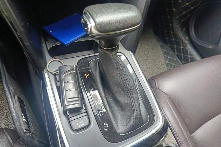 Used GAC Trumpchi GS4 2018 235T Automatic Two-Wheel Drive Luxury Smart Connectivity Millionth Anniversary Edition Gear Lever