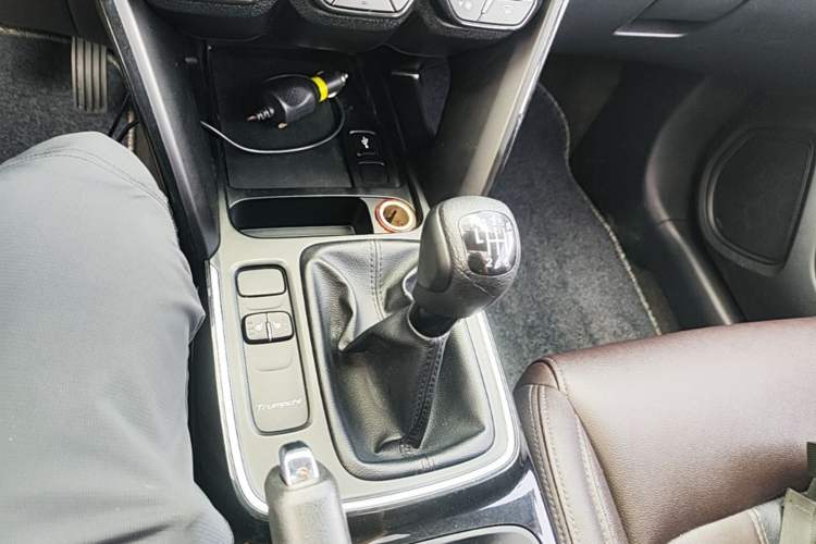 Used GAC Trumpchi GS4 2018 235T Manual Two-Wheel Drive Luxury Edition Gear Lever