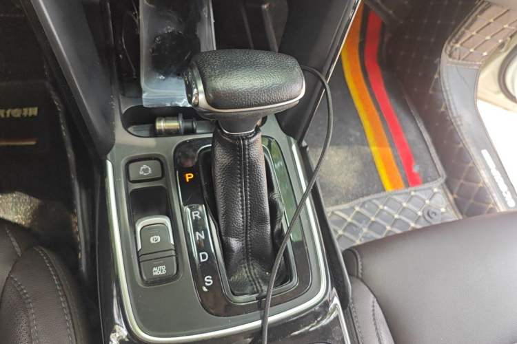 Used GAC Trumpchi GS4 2018 235T Automatic Two-Wheel Drive Luxury Smart Connectivity Version Gear Lever