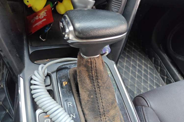 Used GAC Trumpchi GS4 2018 235T Automatic Two-Wheel Drive Elite Edition Gear Lever
