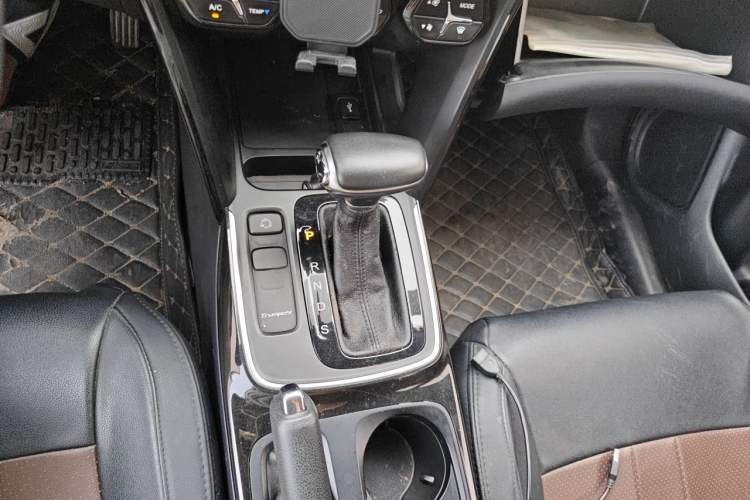 Used GAC Trumpchi GS4 2018 200T G-DCT Two-Wheel Drive Comfort Edition Gear Lever