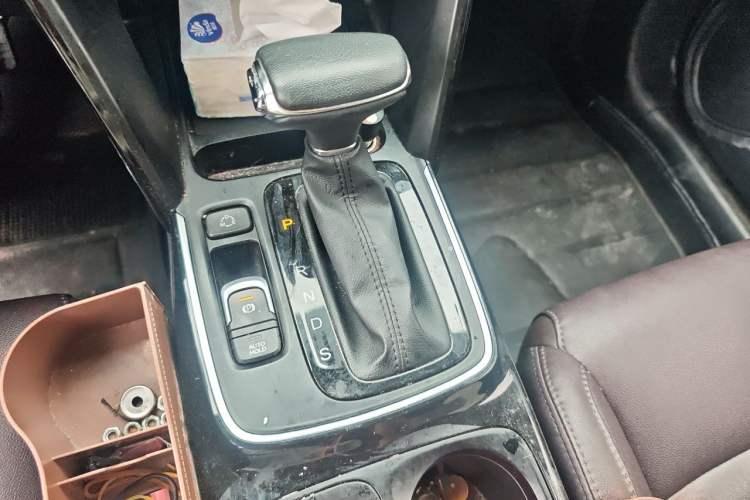 Used GAC Trumpchi GS4 2018 235T Automatic Two-Wheel Drive Luxury Smart Connectivity Version Gear Lever