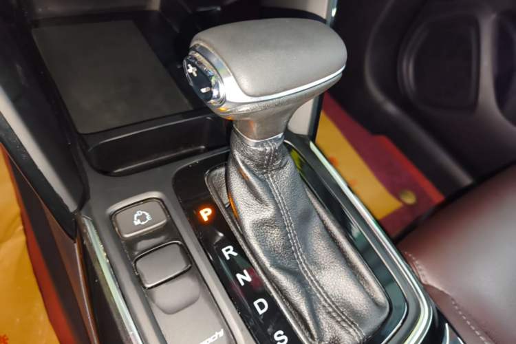 Used GAC Trumpchi GS4 2018 200T G-DCT Two-Wheel Drive Elite Edition Gear Lever