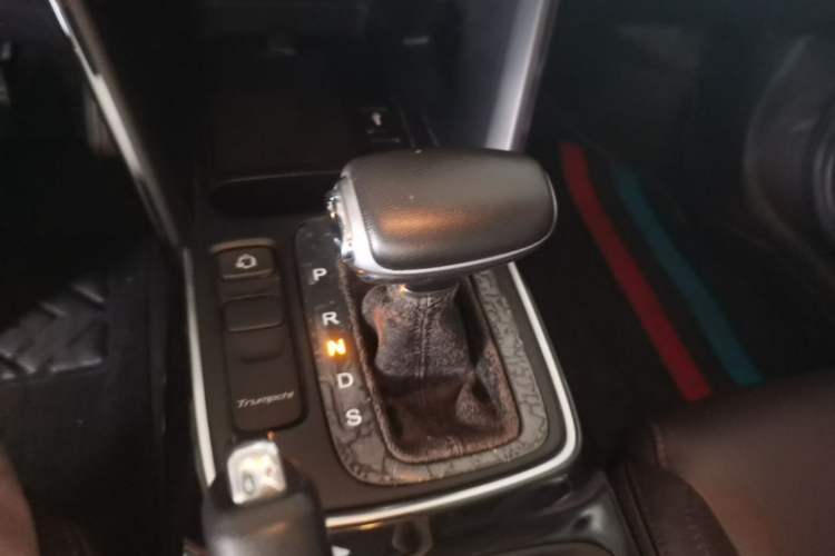 Used GAC Trumpchi GS4 2018 200T G-DCT Two-Wheel Drive Elite Edition Gear Lever