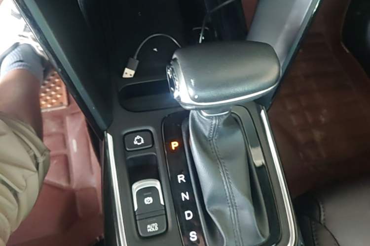 Used GAC Trumpchi GS4 2018 235T Automatic Two-Wheel Drive Luxury Smart Connectivity Version Gear Lever