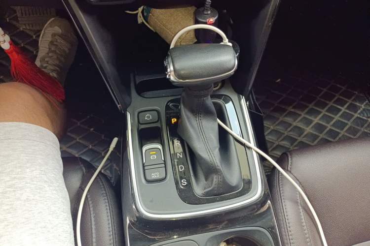 Used GAC Trumpchi GS4 2018 235T Automatic Two-Wheel Drive Luxury Smart Connectivity Version Gear Lever