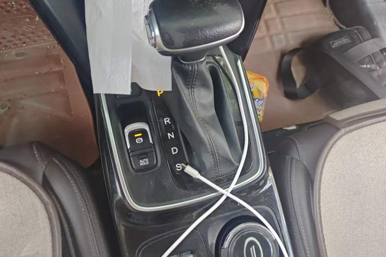 Used GAC Trumpchi GS4 2018 235T Automatic Two-Wheel Drive Elite Edition Gear Lever