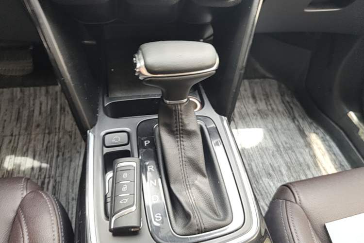 Used GAC Trumpchi GS4 2018 235T Automatic Two-Wheel Drive Elite Edition Gear Lever