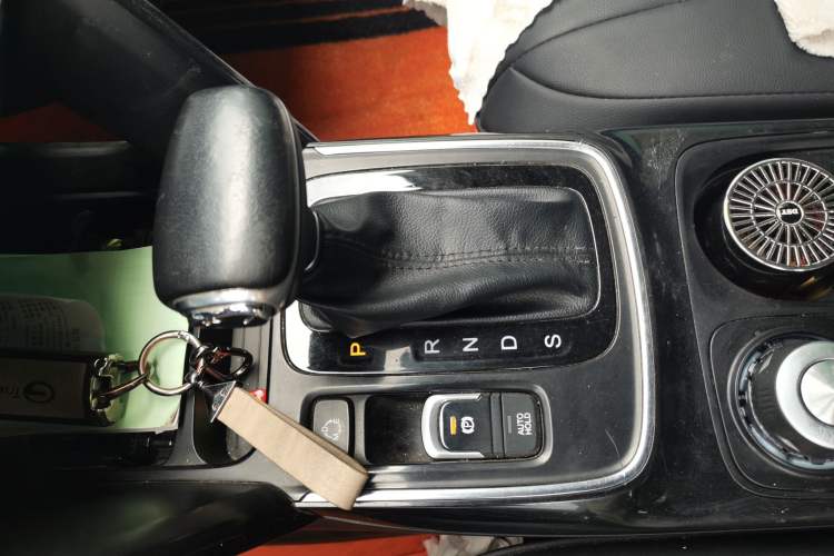 Used GAC Trumpchi GS4 2018 235T Automatic All-Wheel Drive Luxury Smart Connectivity Model Gear Lever