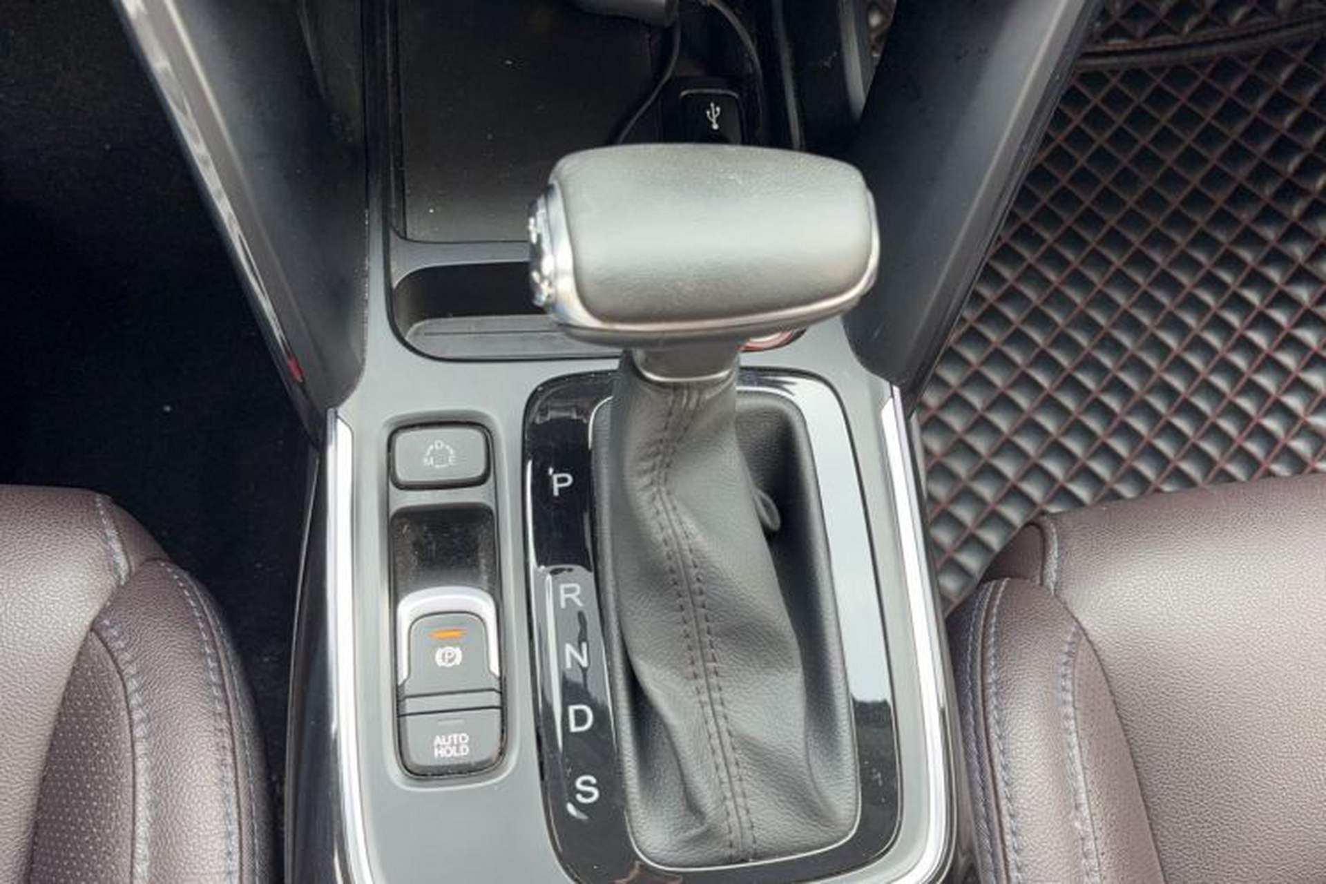 Used GAC Trumpchi GS4 2018 235T Automatic Two-Wheel Drive Luxury Smart Connectivity Version Gear Lever