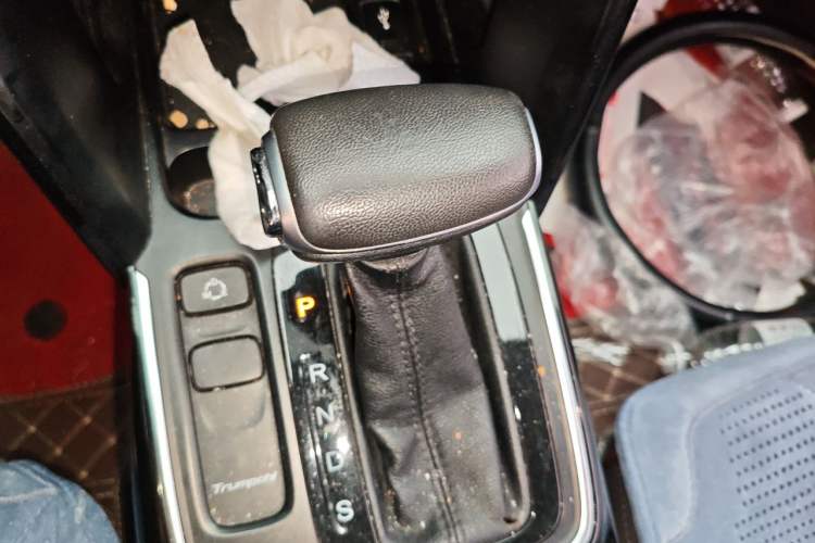 Used GAC Trumpchi GS4 2018 200T G-DCT Two-Wheel Drive Elite Edition Gear Lever