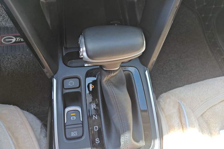 Used GAC Trumpchi GS4 2018 235T Automatic Two-Wheel Drive Luxury Smart Connectivity Millionth Anniversary Edition Gear Lever