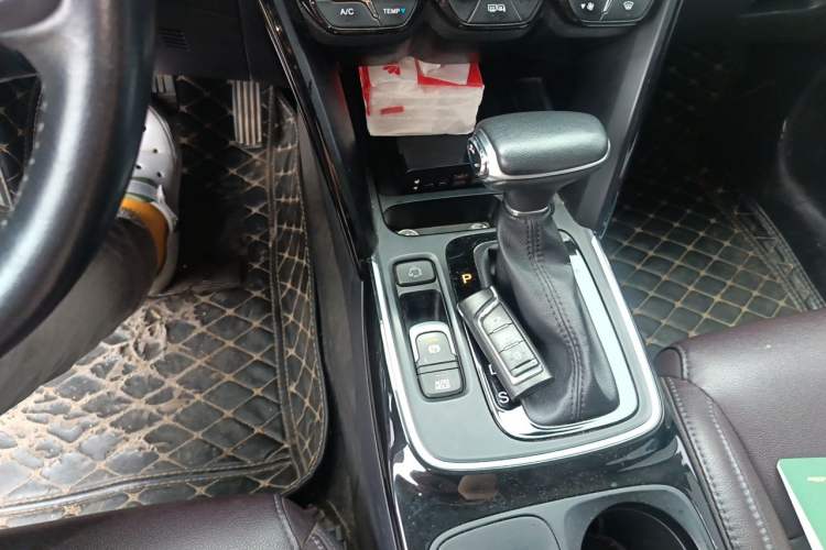 Used GAC Trumpchi GS4 2018 235T Automatic Two-Wheel Drive Luxury Smart Connectivity Millionth Anniversary Edition Gear Lever