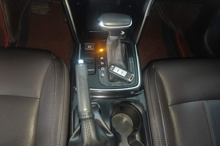 Used GAC Trumpchi GS4 2018 200T G-DCT Two-Wheel Drive Elite Edition Gear Lever