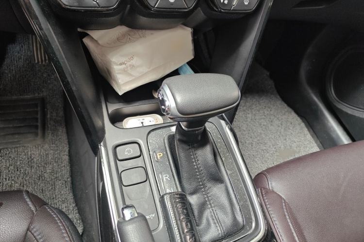 Used GAC Trumpchi GS4 2018 200T G-DCT Two-Wheel Drive Elite Edition Gear Lever