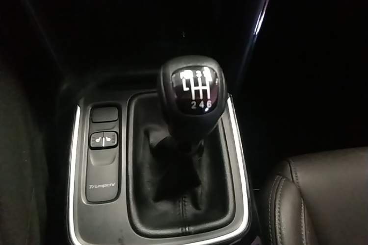 Used GAC Trumpchi GS4 2018 235T Manual Two-Wheel Drive Luxury Edition Gear Lever