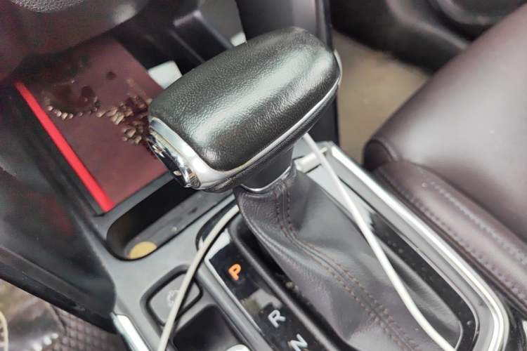 Used GAC Trumpchi GS4 2018 235T Automatic Two-Wheel Drive Luxury Smart Connectivity Version Gear Lever
