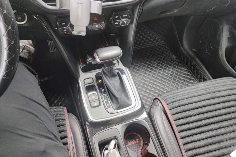 Used GAC Trumpchi GS4 2018 235T Automatic Two-Wheel Drive Elite Millionth Anniversary Edition Gear Lever