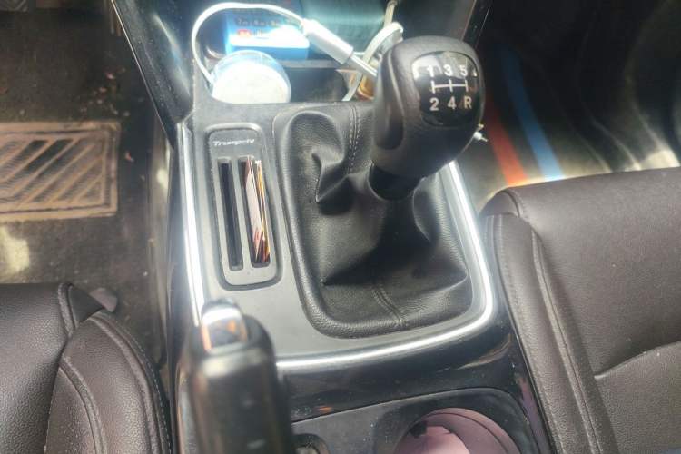 Used GAC Trumpchi GS4 2018 200T Manual Two-Wheel Drive Elite Edition Gear Lever