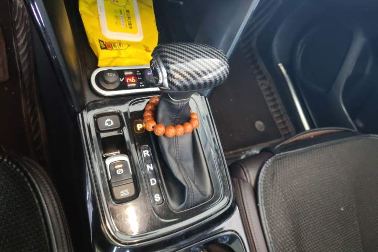 Used GAC Trumpchi GS4 2018 235T Automatic Two-Wheel Drive Elite Millionth Anniversary Edition Gear Lever
