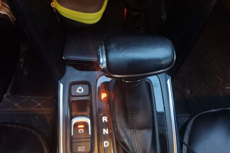 Used GAC Trumpchi GS4 2018 235T Automatic Two-Wheel Drive Luxury Smart Connectivity Version Gear Lever