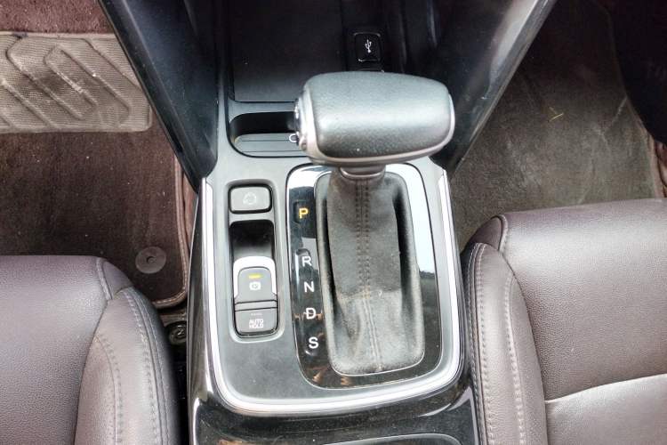 Used GAC Trumpchi GS4 2018 235T Automatic Two-Wheel Drive Luxury Smart Connectivity Version Gear Lever