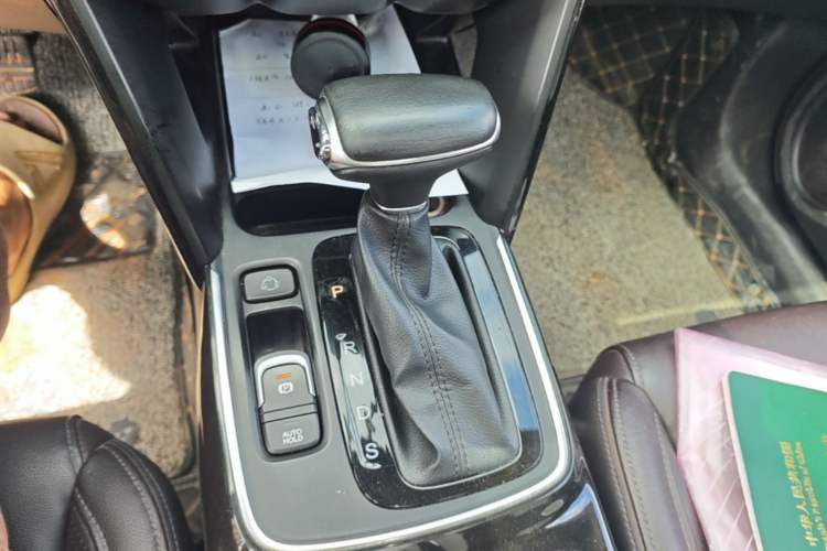 Used GAC Trumpchi GS4 2018 235T Automatic Two-Wheel Drive Elite Millionth Anniversary Edition Gear Lever