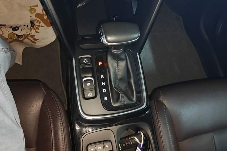 Used GAC Trumpchi GS4 2018 235T Automatic Two-Wheel Drive Luxury Smart Connectivity Version Gear Lever