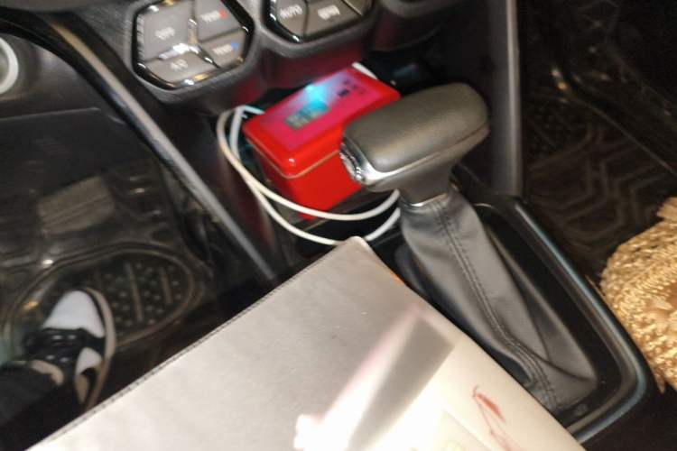 Used GAC Trumpchi GS4 2018 235T Automatic Two-Wheel-Drive Supreme Edition Gear Lever